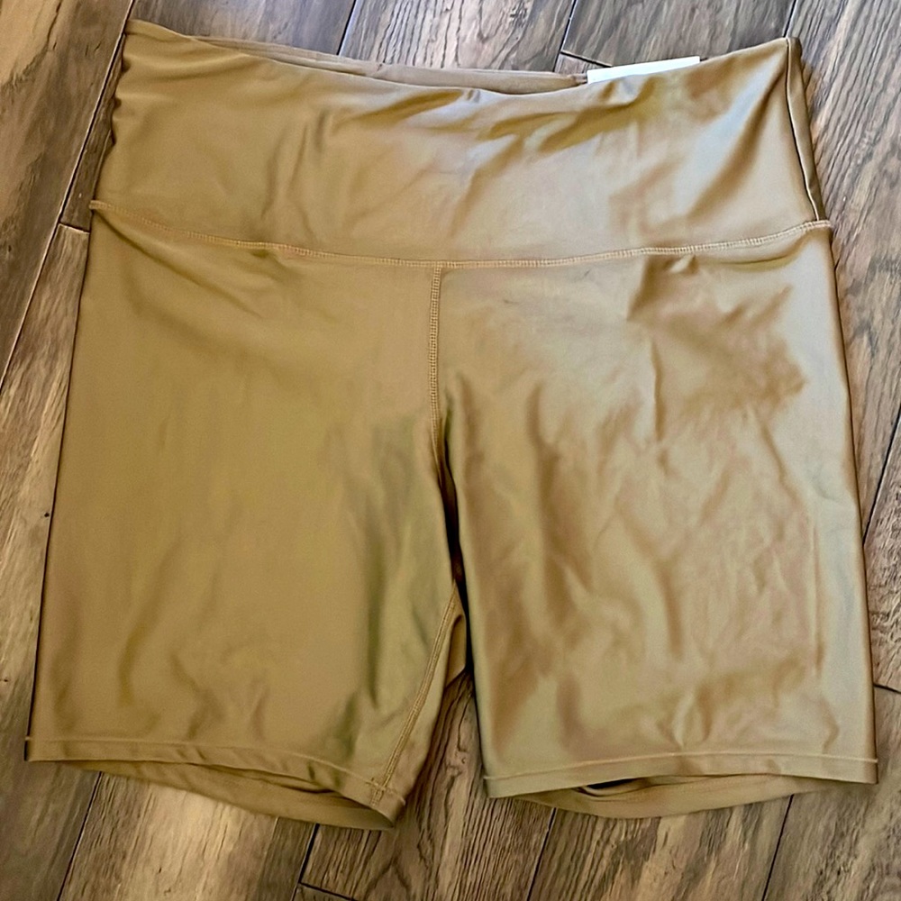 H&M Move Workout Biker Shorts NWT